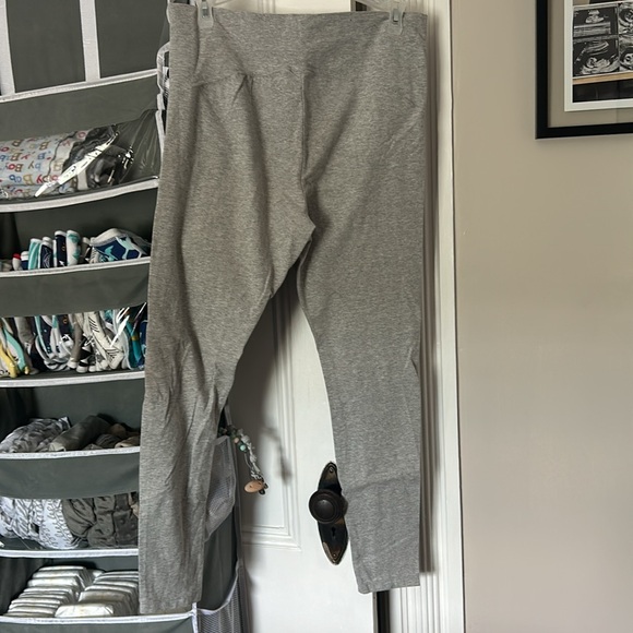 Paisley sky maternity leggings - Picture 3 of 3